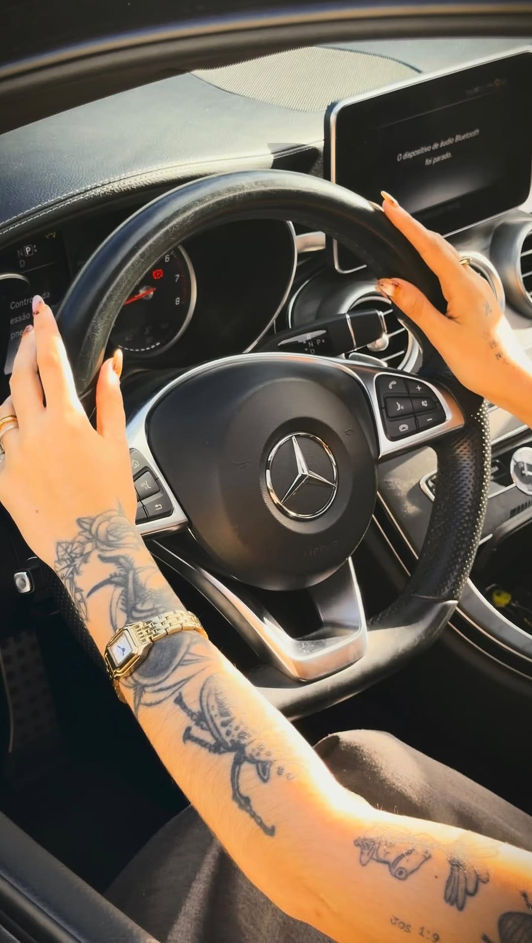 Post 2 by ELORA DOMINONI on Instagram (video)