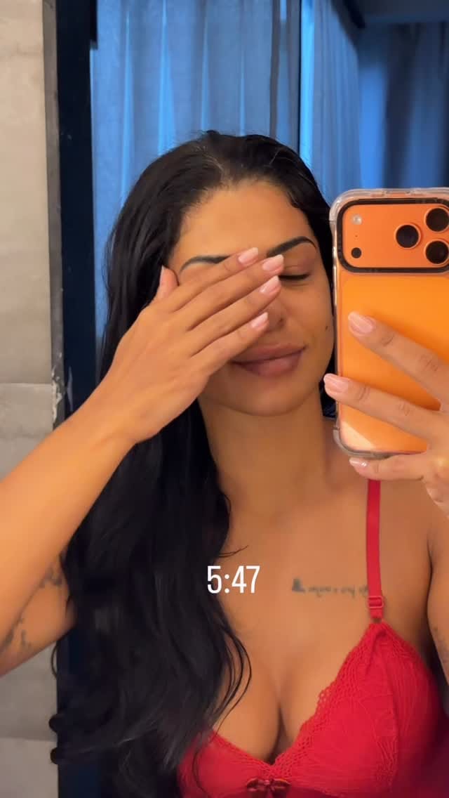Post 7 by Débora Carvalho on Instagram (video)