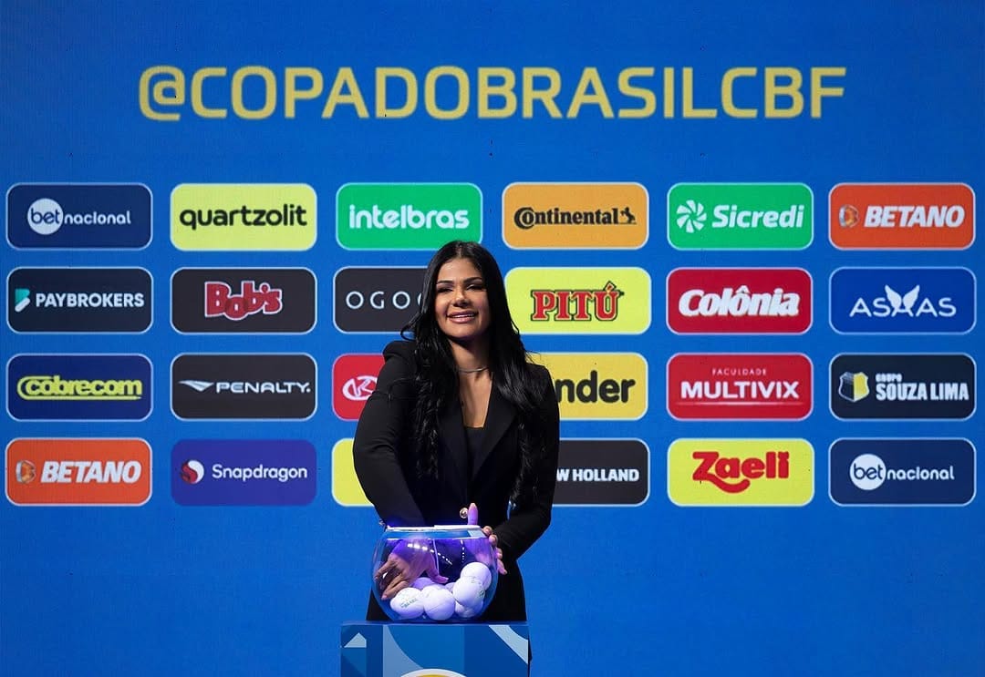 Post 10 by Débora Carvalho on Instagram (carousel)