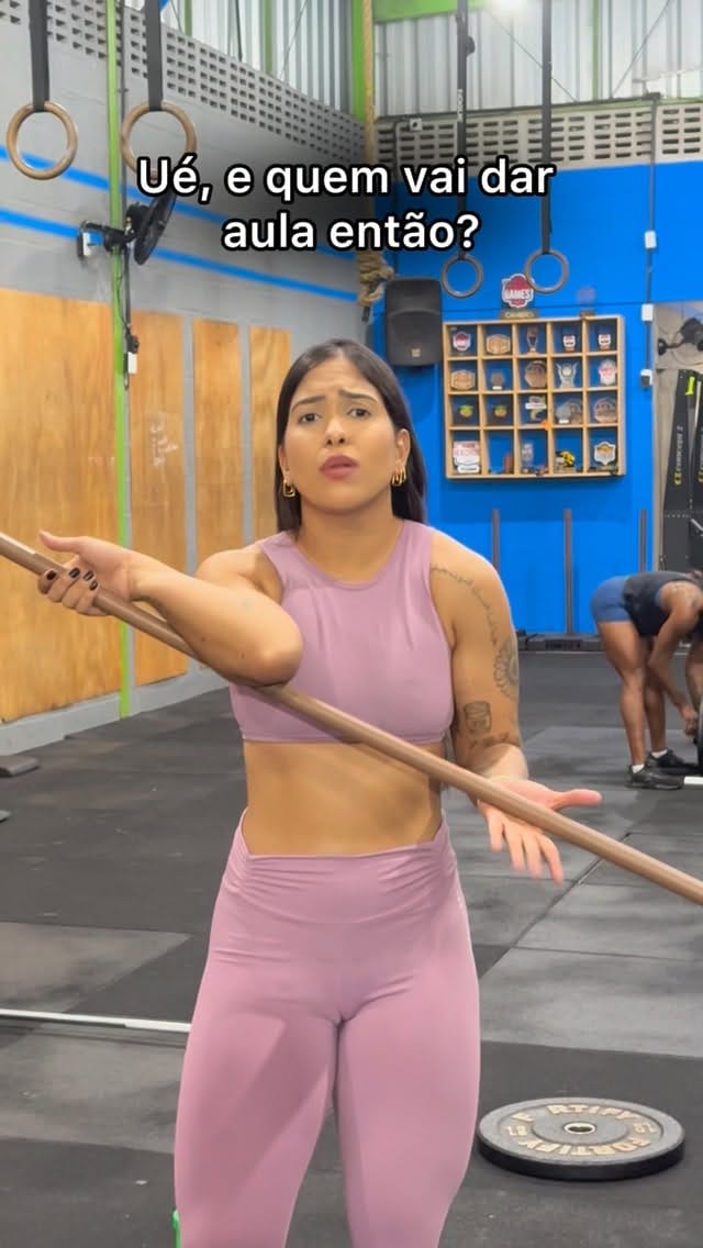 Post 2 by LARA SANTANA on Instagram (video)
