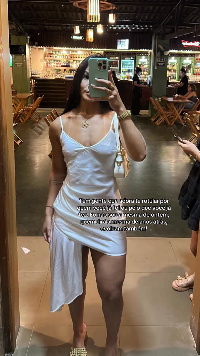 Post 2 by Tainá Dias on Instagram (video)