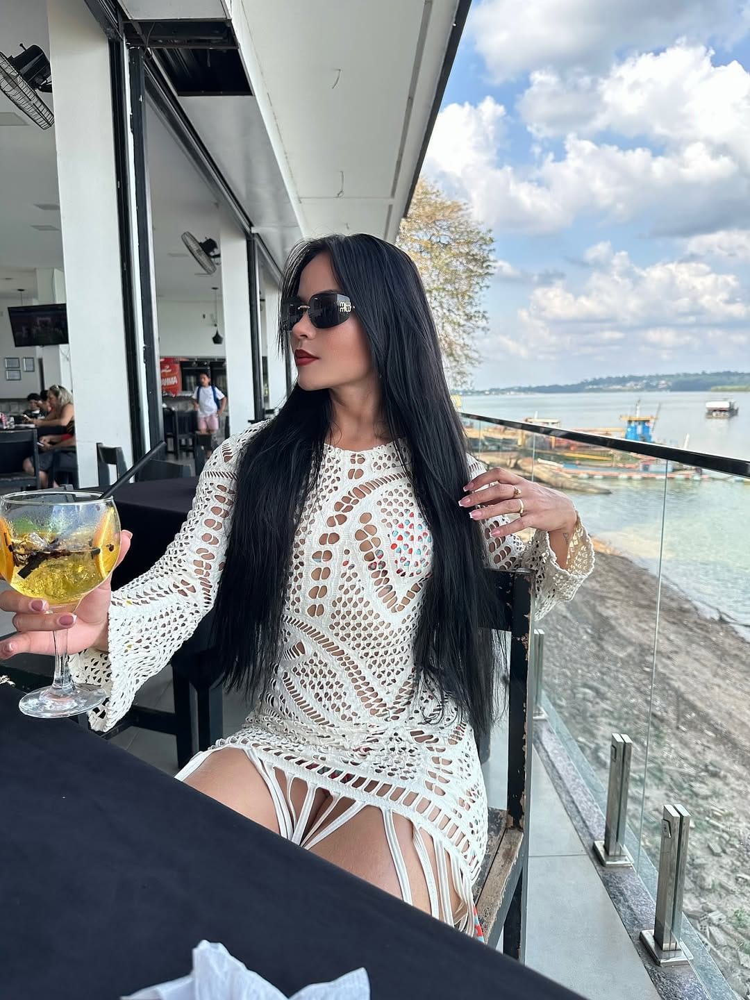 Post 8 by Tainá Dias on Instagram (carousel)