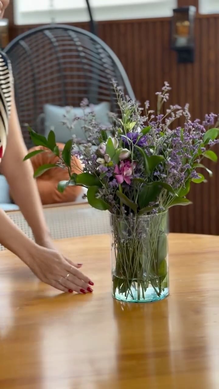 Post 8 by Naiara Favero on Instagram (video)