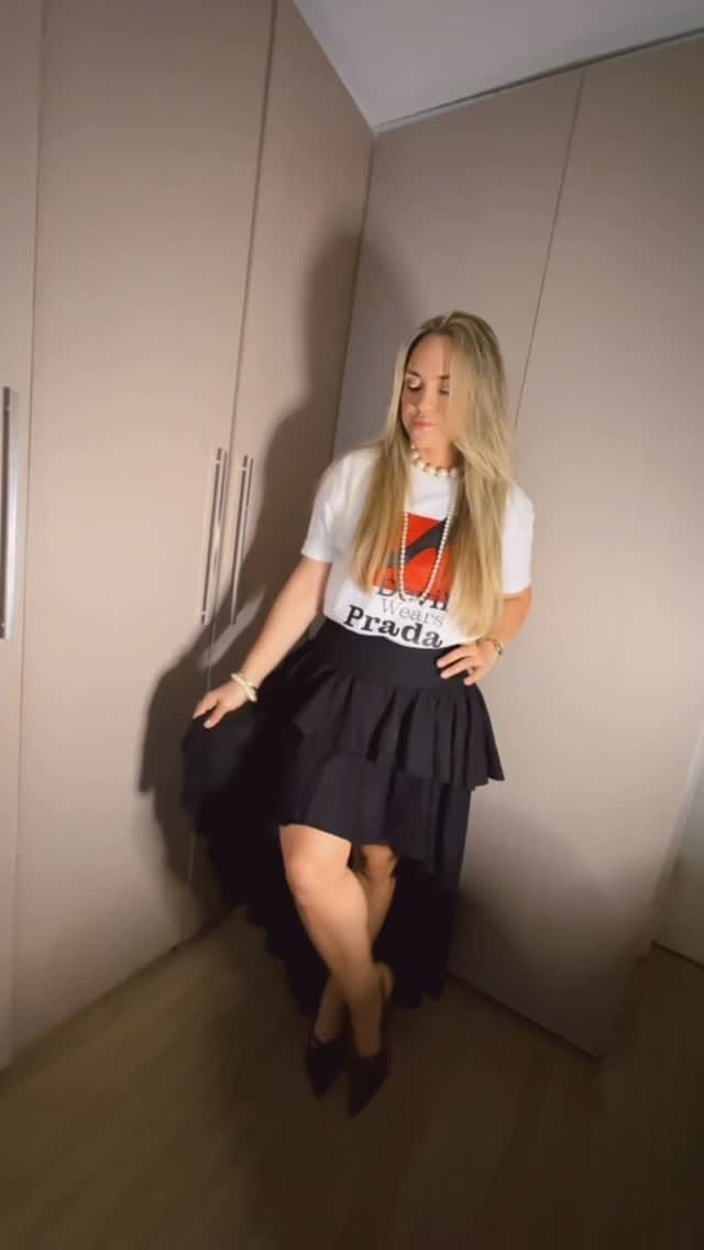 Post 2 by Jallyne Coutinho on Instagram (video)