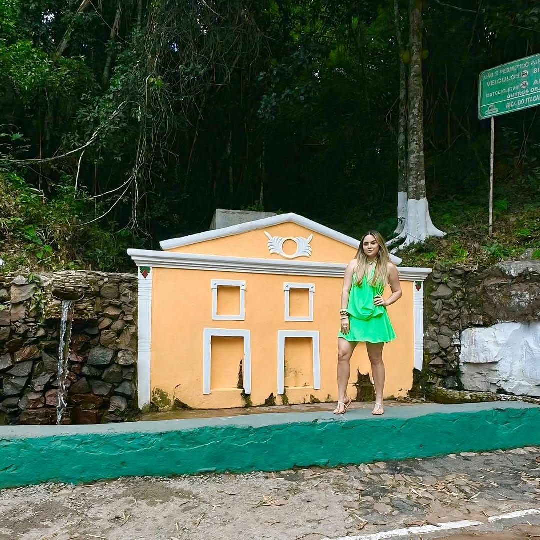Post 6 by Jallyne Coutinho on Instagram (carousel)