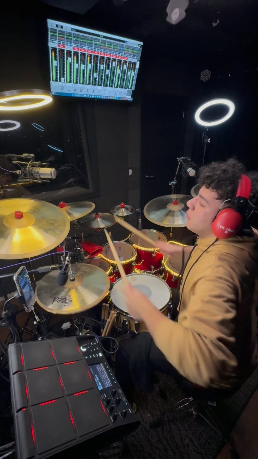 Post 10 by Henrique Passos on Instagram (video)