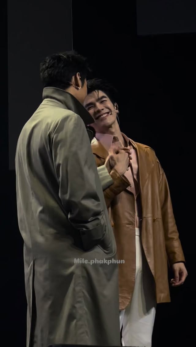 Post 8 by ✧Mile Phakphum official Brazilian fanpage on Instagram (video)