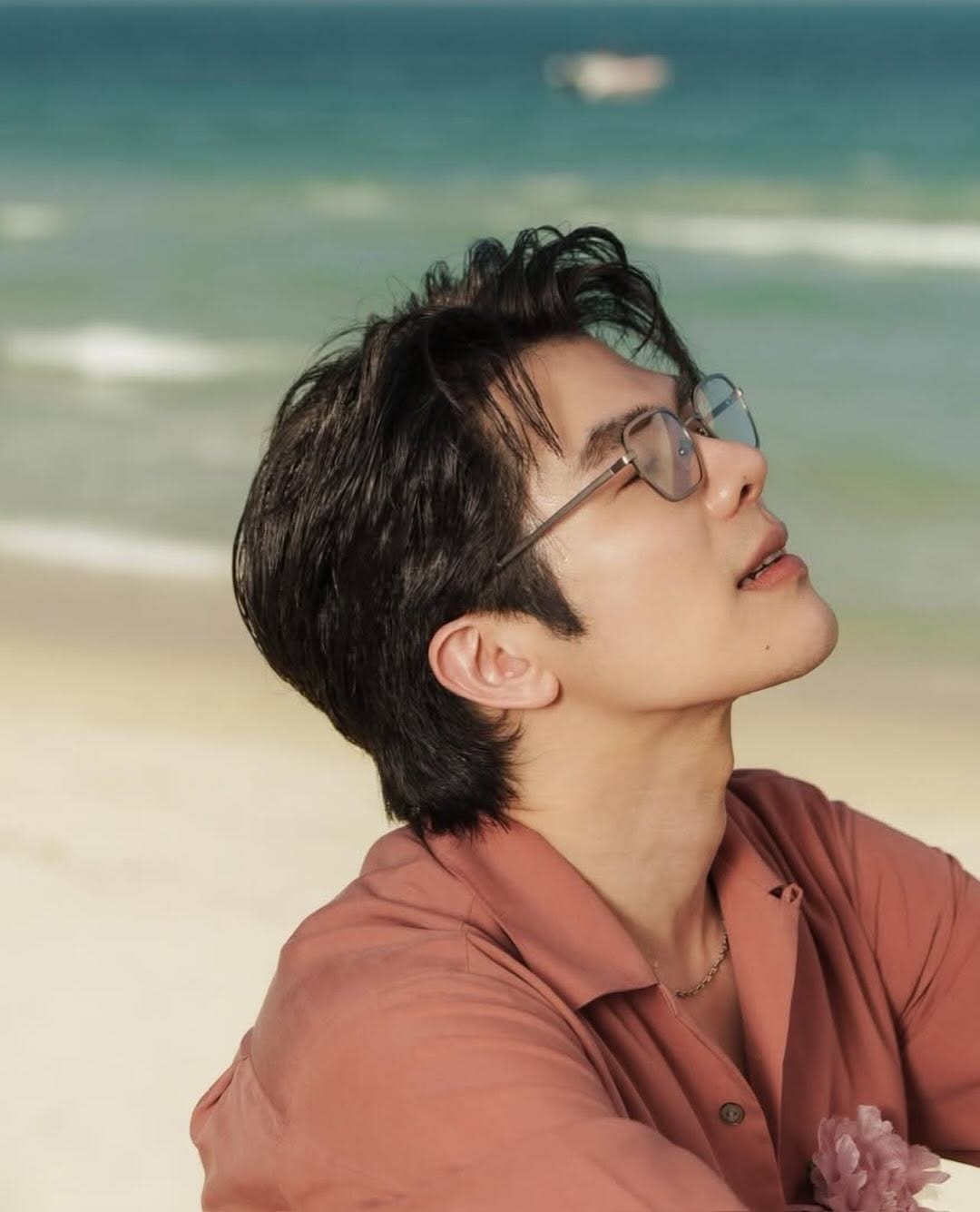 Post 3 by ✧Mile Phakphum official Brazilian fanpage on Instagram (carousel)