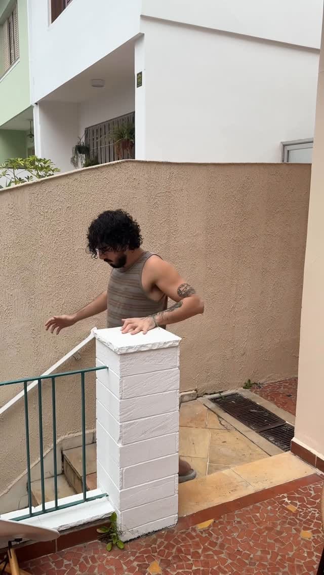 Post 10 by João Gabriel (Gabão) Massud on Instagram (video)