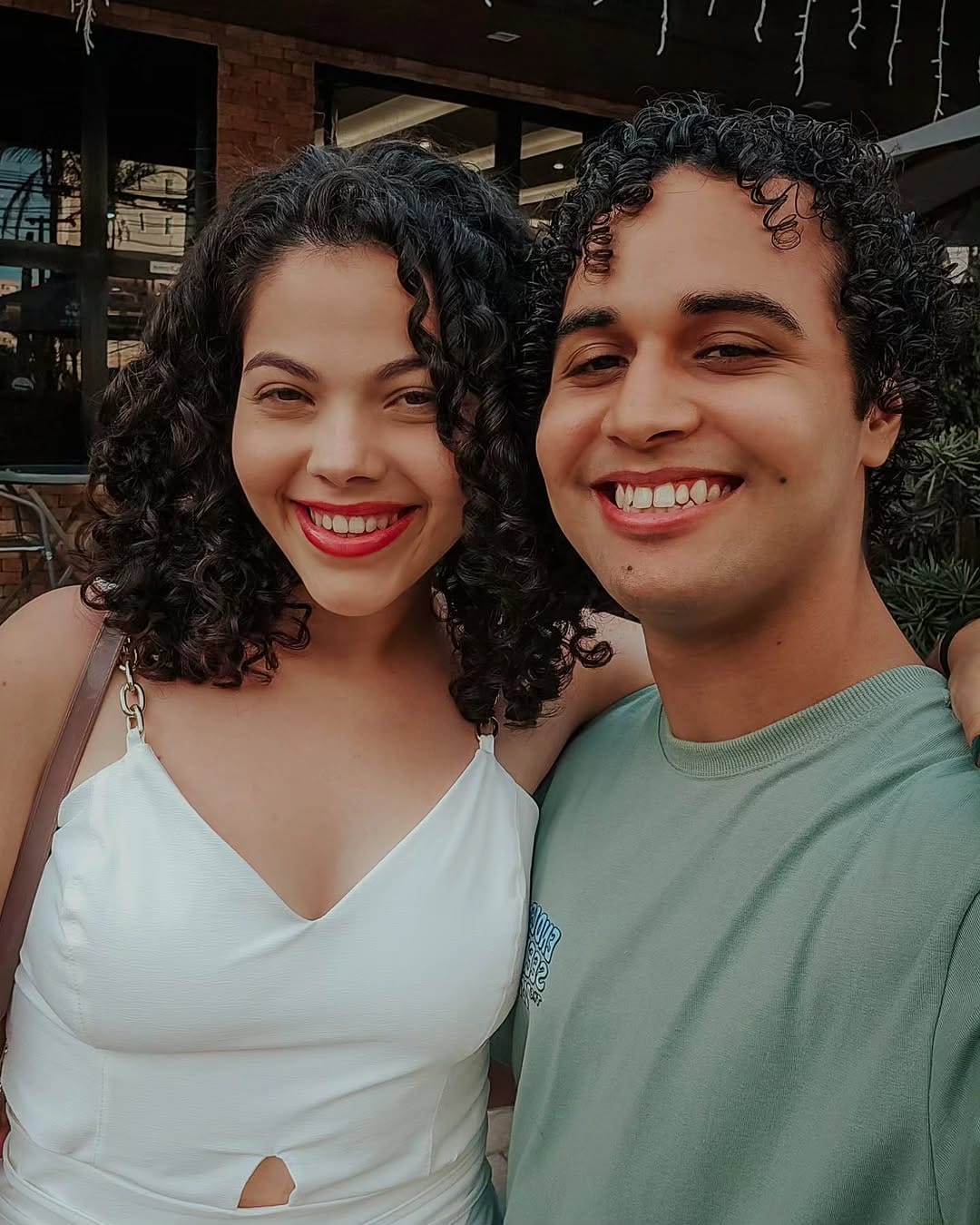 Post 4 by Emanuel Britto on Instagram (carousel)