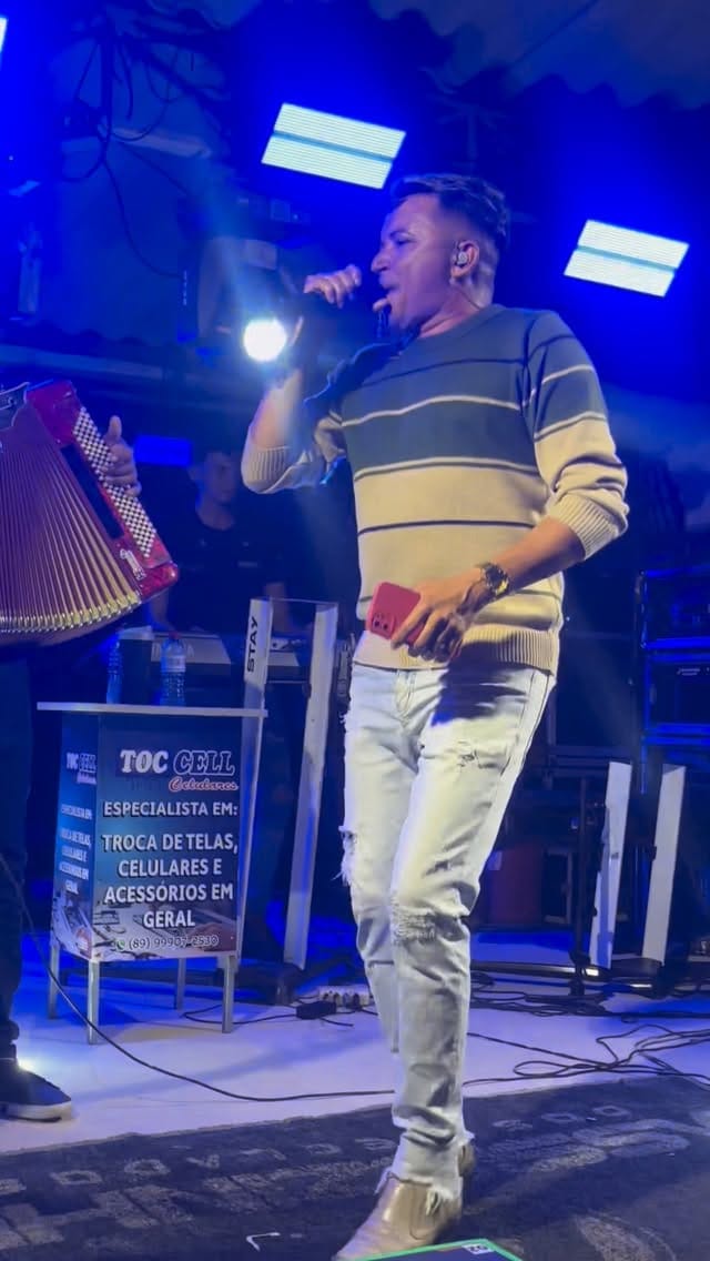 Post 9 by Assiszinho Dos Teclados  🎤 on Instagram (video)