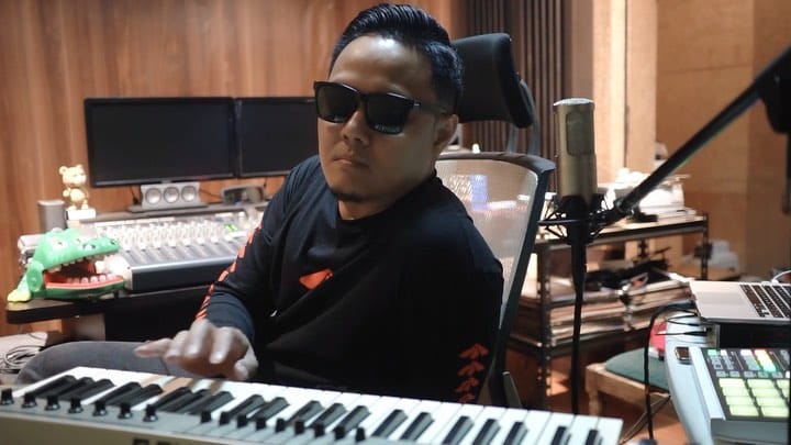 Post 10 by Levi The Fly on Instagram (video)
