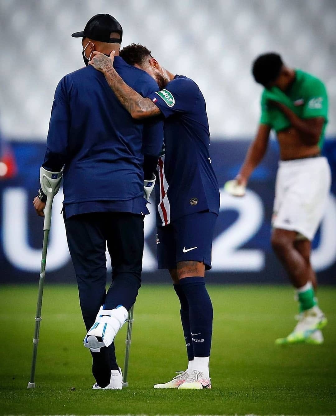 Post 8 by NeyMar🔟FanPage  {41k} on Instagram (image)