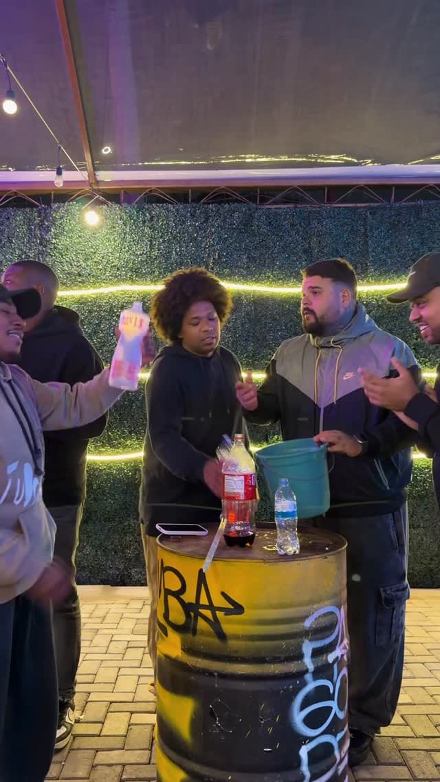 Post 5 by BOTAFOGO | RODA DE SAMBA on Instagram (video)