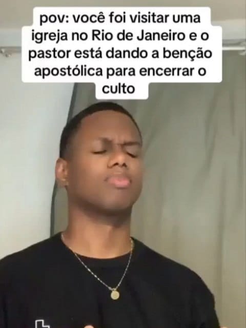 Post 5 by Carioquês e Fluminense Oficial on Instagram (carousel)