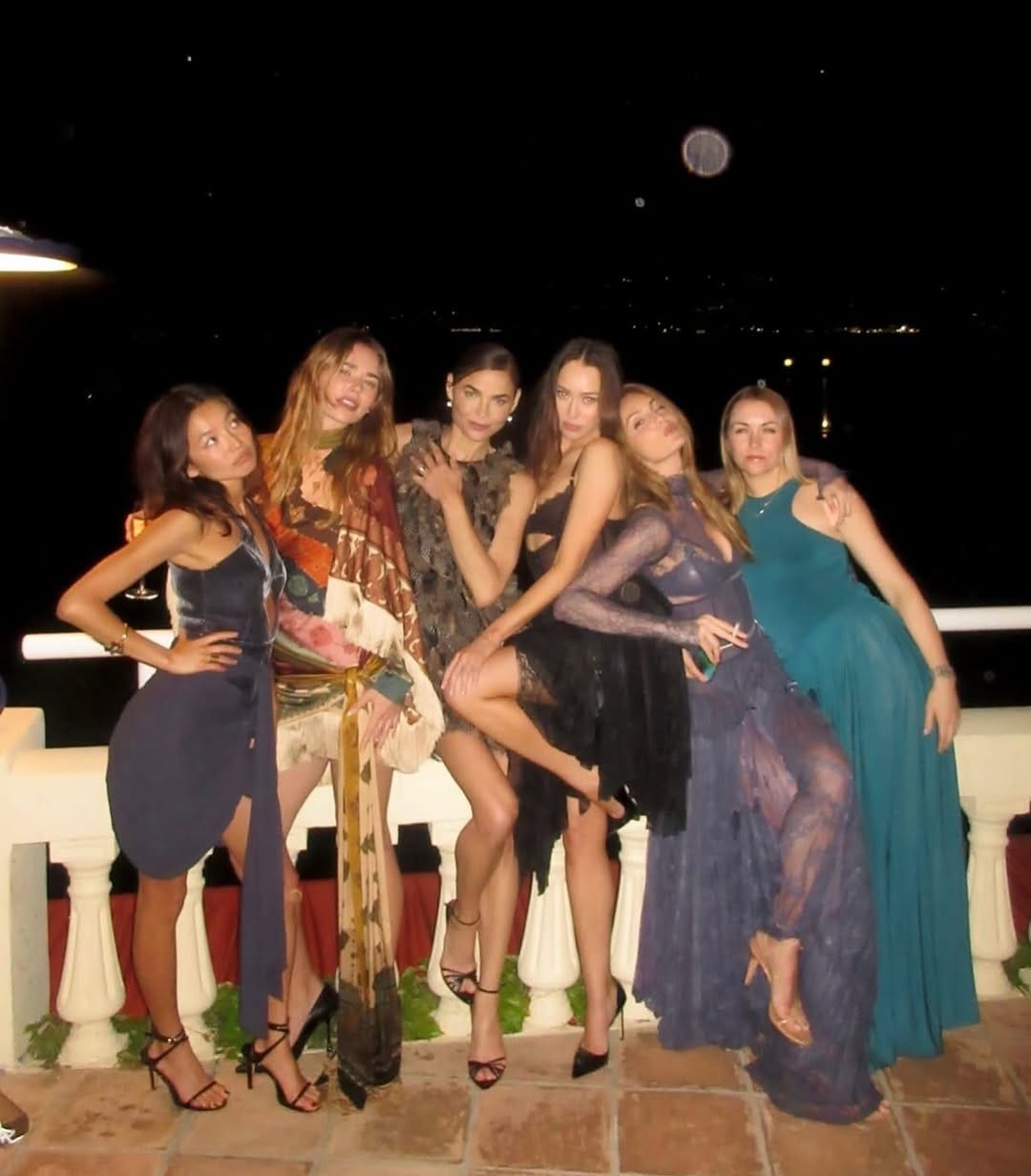 Post 2 by Alycia Debnam-Carey Brasil - ADCBR on Instagram (carousel)