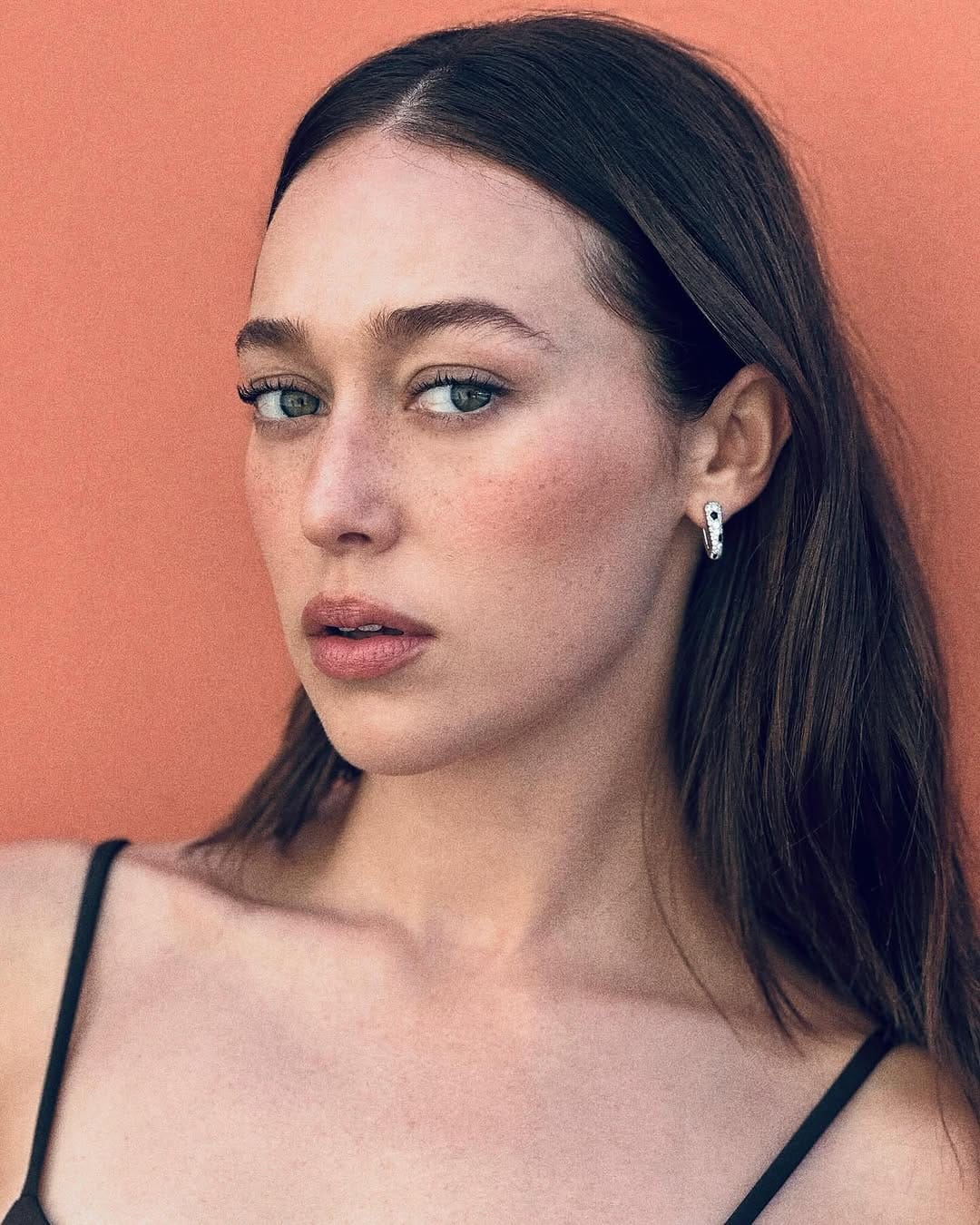 Post 10 by Alycia Debnam-Carey Brasil - ADCBR on Instagram (carousel)