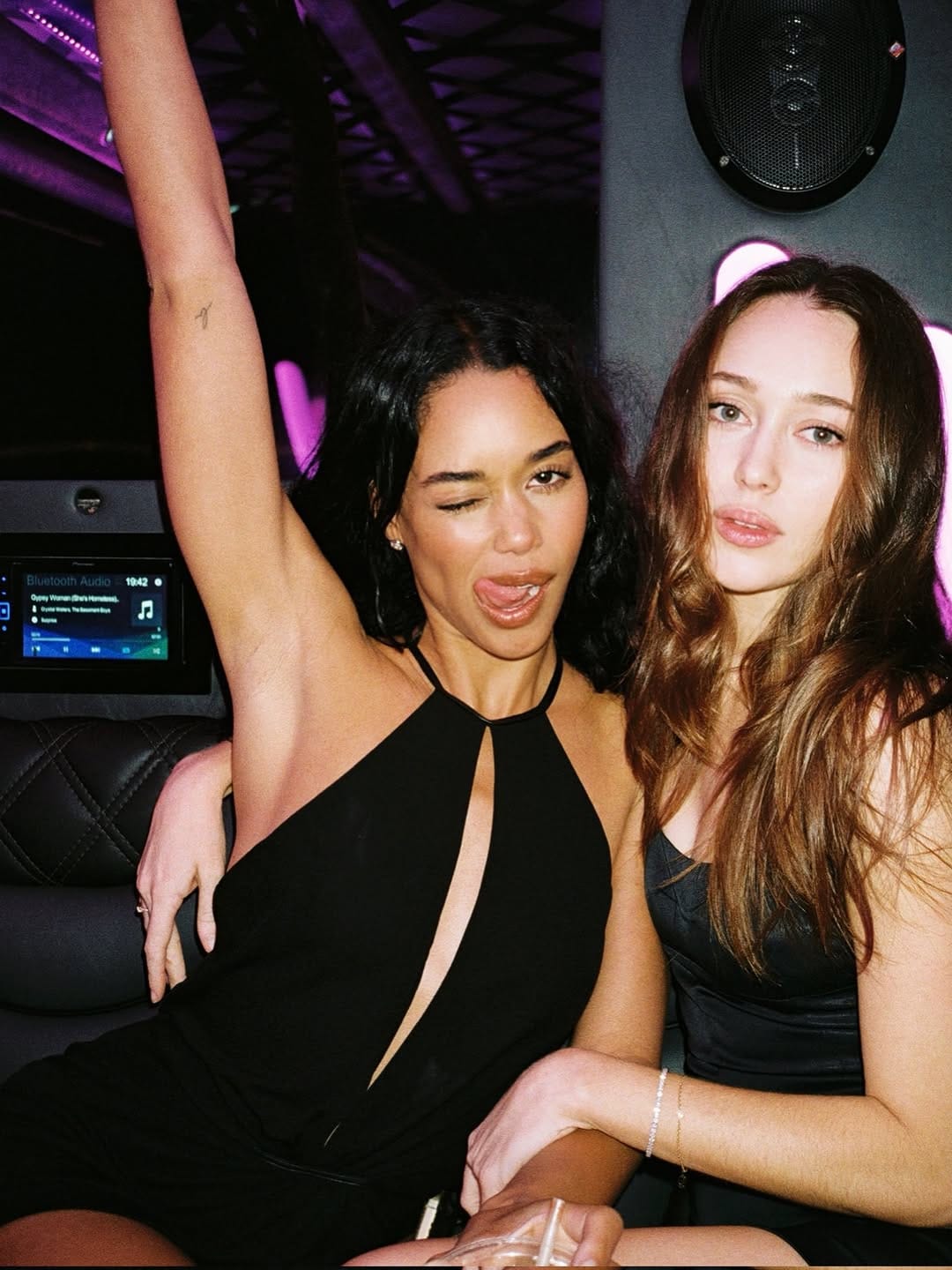 Post 3 by Alycia Debnam-Carey Brasil - ADCBR on Instagram (image)