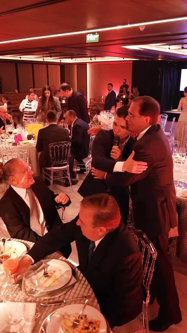 Post 3 by Ricardo Máximo on Instagram (video)