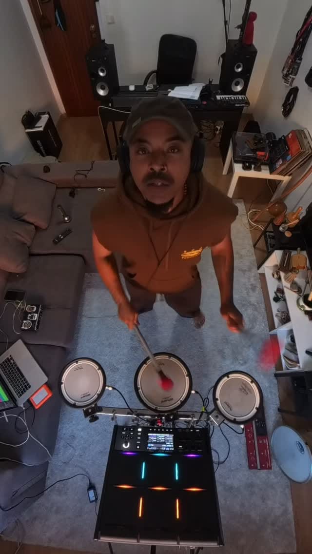 Post 4 by Japa System 🛸🪘 on Instagram (video)