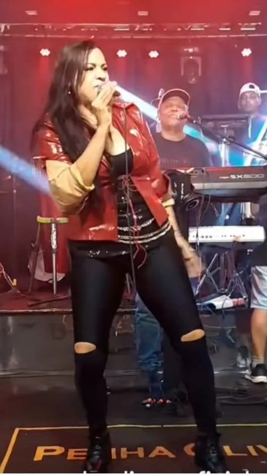 Post 9 by Penha Oliver on Instagram (video)