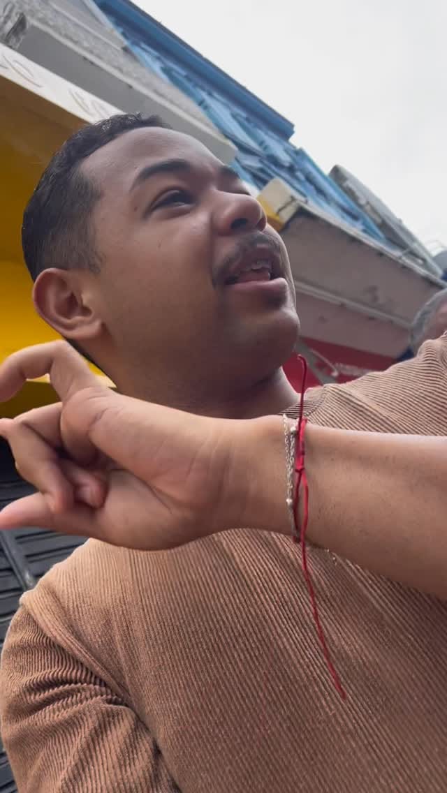 Post 1 by ADONNAY COM 2 N E 1 Y NO FINAL on Instagram (video)
