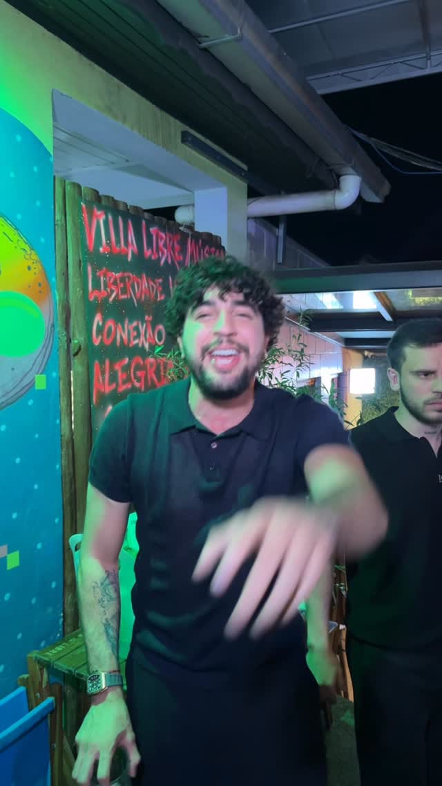 Post 10 by CASARES 🎵❤️ on Instagram (video)