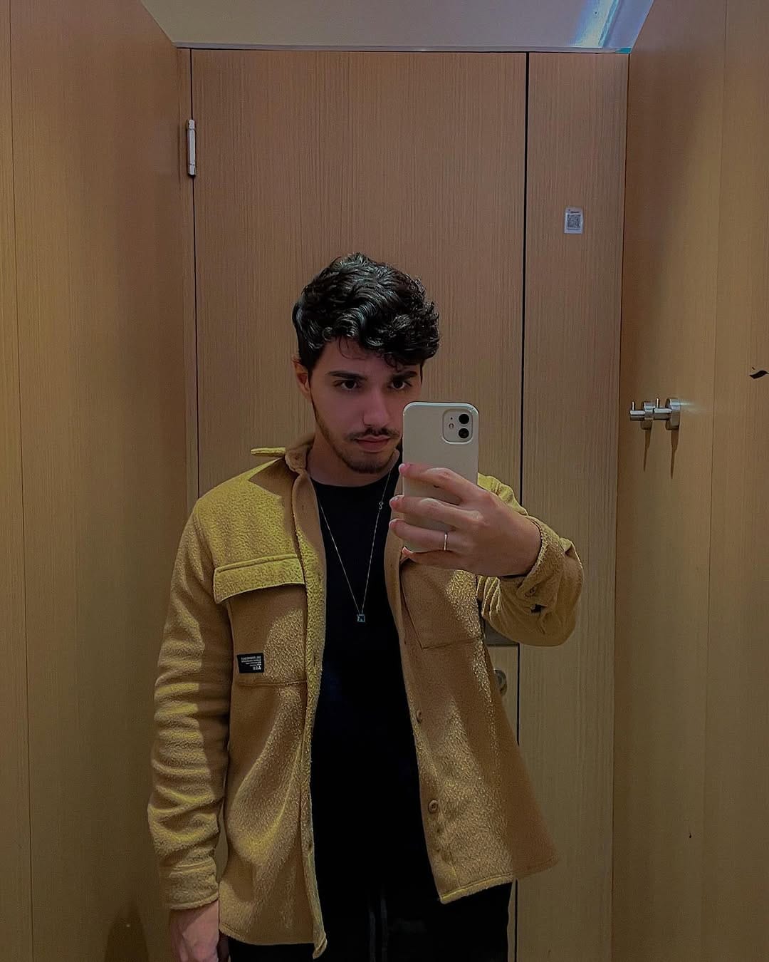 Post 5 by Daniel🌹 on Instagram (carousel)