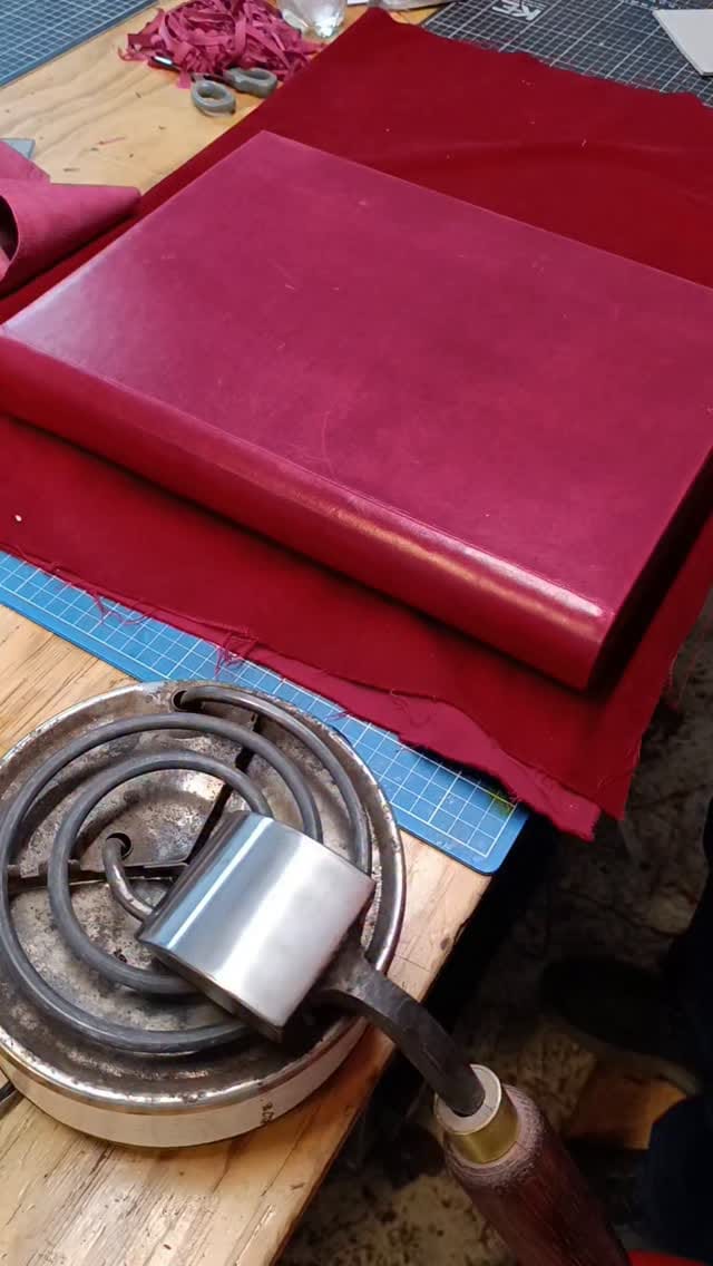 Post 2 by Ombligo del Libro on Instagram (video)