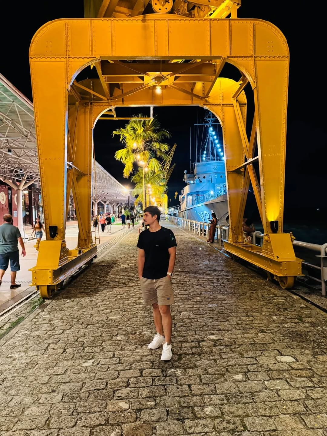 Post 4 by Ian Sousa'h on Instagram (carousel)