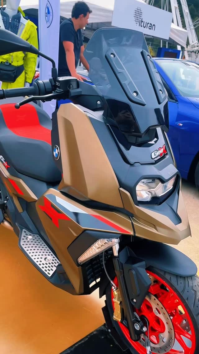 Post 9 by Especializada BMW Motorrad on Instagram (video)