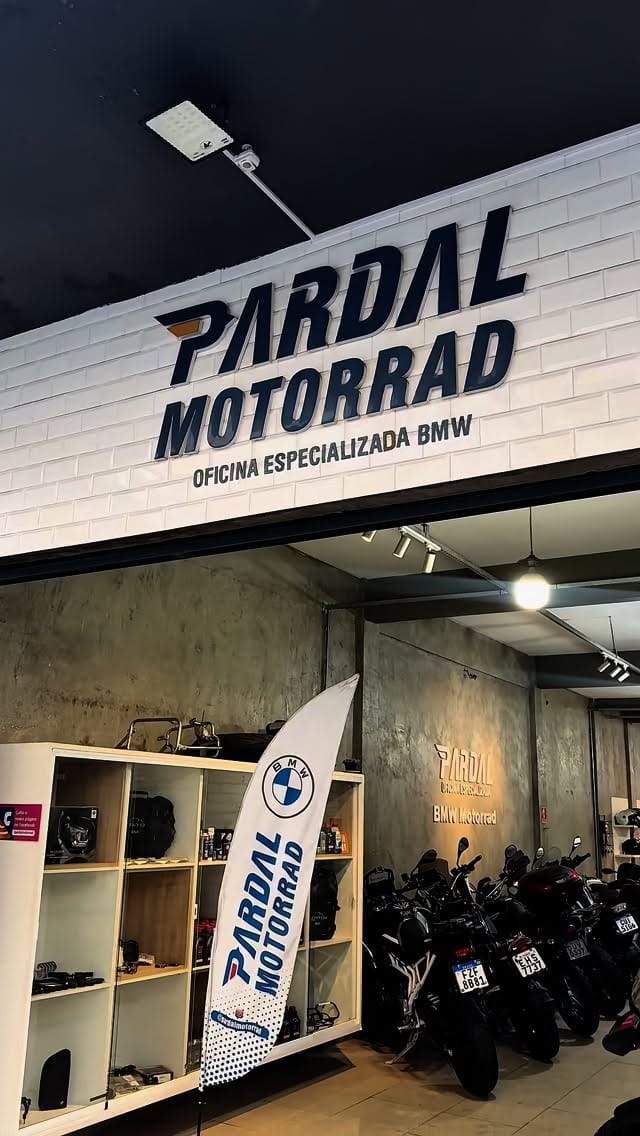 Post 8 by Especializada BMW Motorrad on Instagram (video)