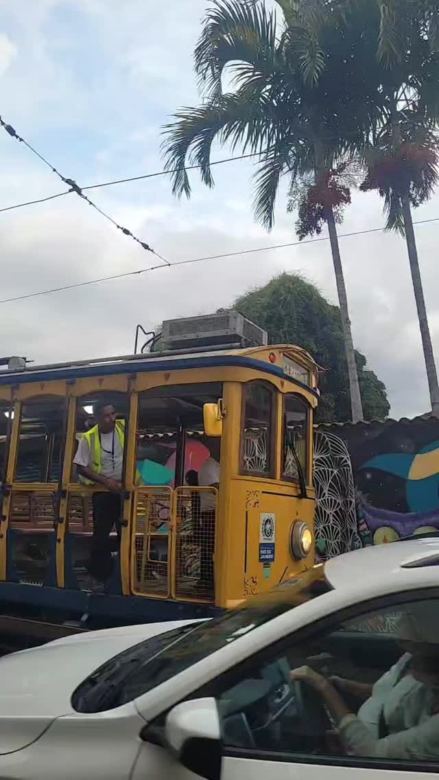 Post 10 by Léo Rehem on Instagram (video)