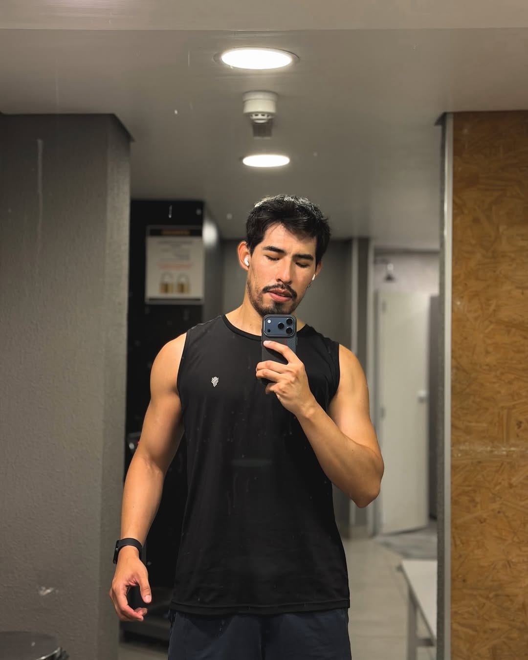 Post 4 by Jordan on Instagram (image)