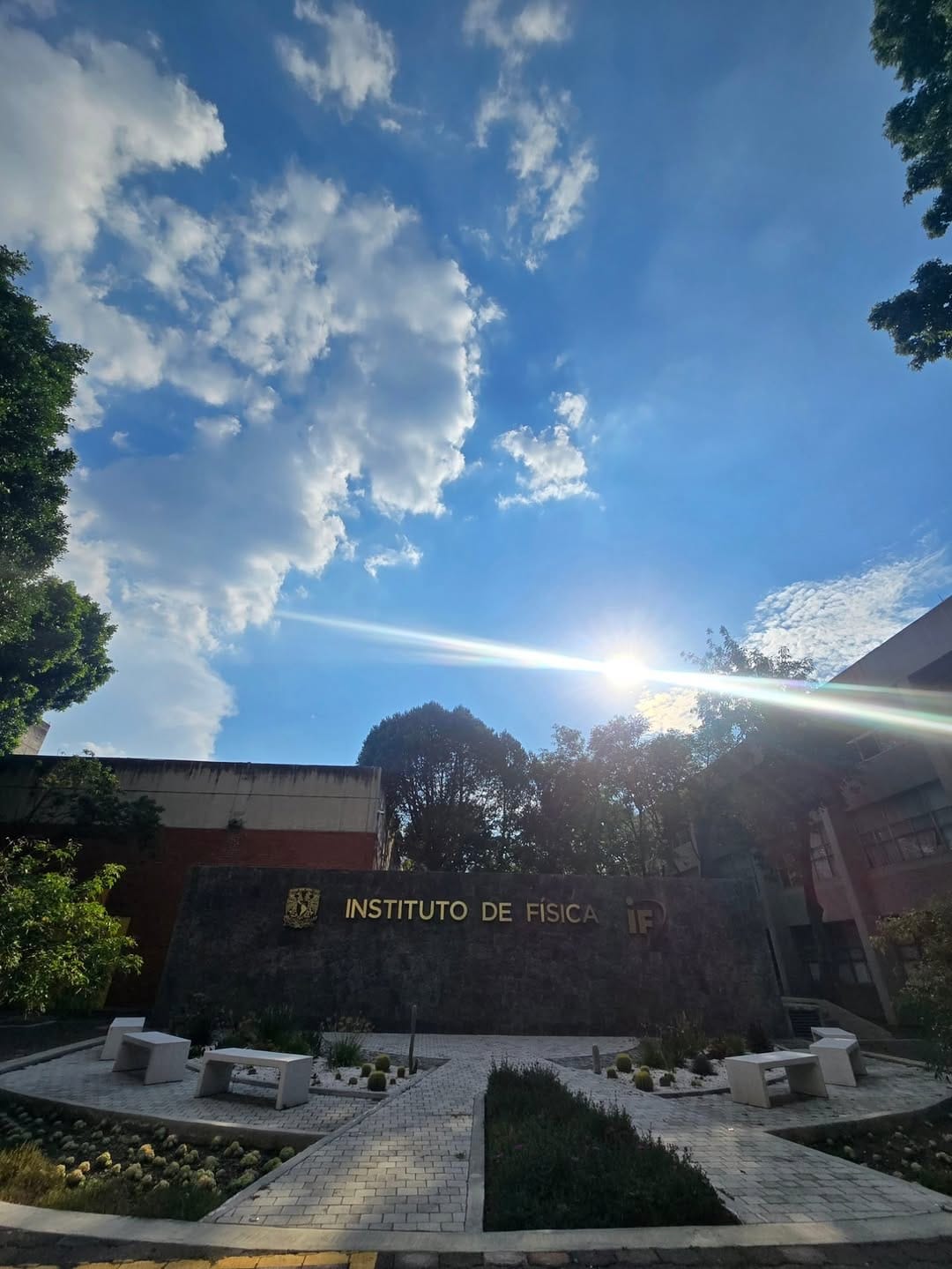 Post 1 by Instituto de Física UNAM on Instagram (image)