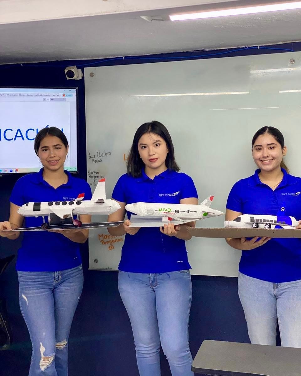 Post 1 by Flight Center Monterrey ✈️ on Instagram (carousel)