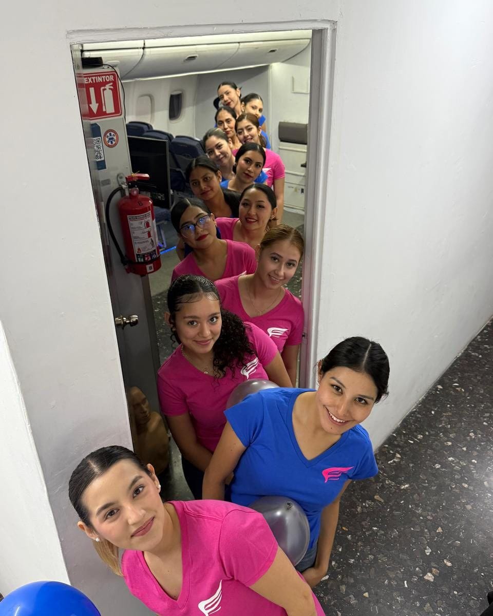 Post 9 by Flight Center Monterrey ✈️ on Instagram (carousel)