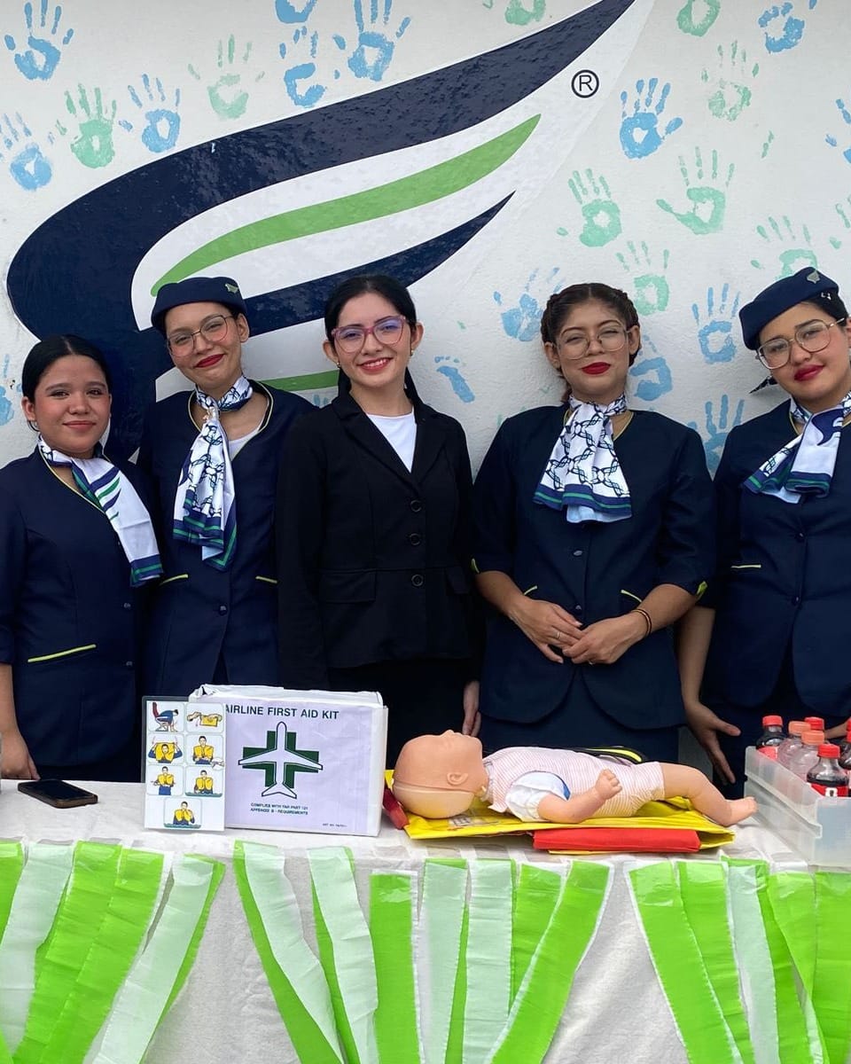 Post 2 by Flight Center Monterrey ✈️ on Instagram (carousel)