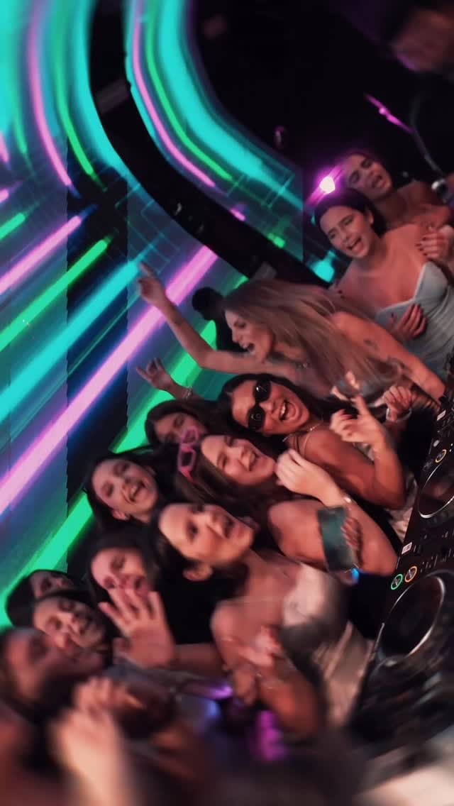 Post 6 by S C A R L E T T on Instagram (video)