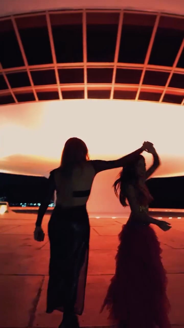Post 2 by S C A R L E T T on Instagram (video)