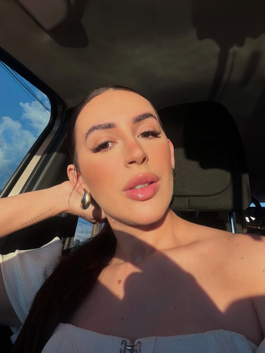 Post 6 by 𝙔𝙖𝙙𝙞𝙡𝙖 𝙊𝙡𝙞𝙫𝙚𝙞𝙧𝙖 | 𝙁𝙤𝙪𝙣𝙙𝙚𝙧 𝙔𝙖 𝘽𝙚𝙖𝙪𝙩𝙮 on Instagram (carousel)
