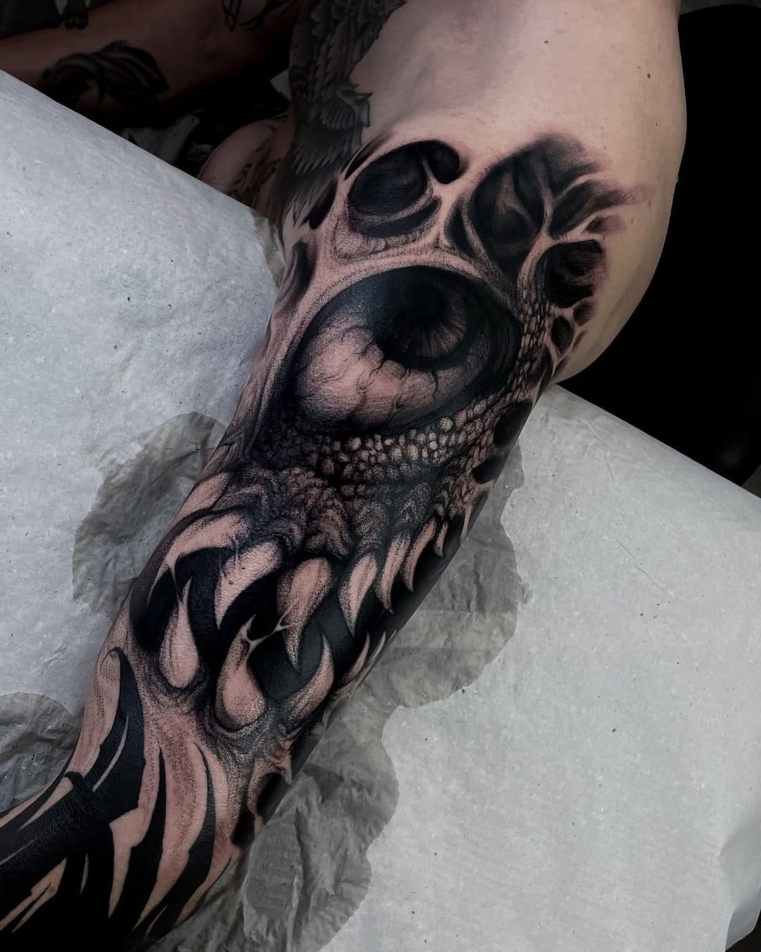 Post 10 by Gabriel Jumpê | Blackwork Tattoos on Instagram (carousel)