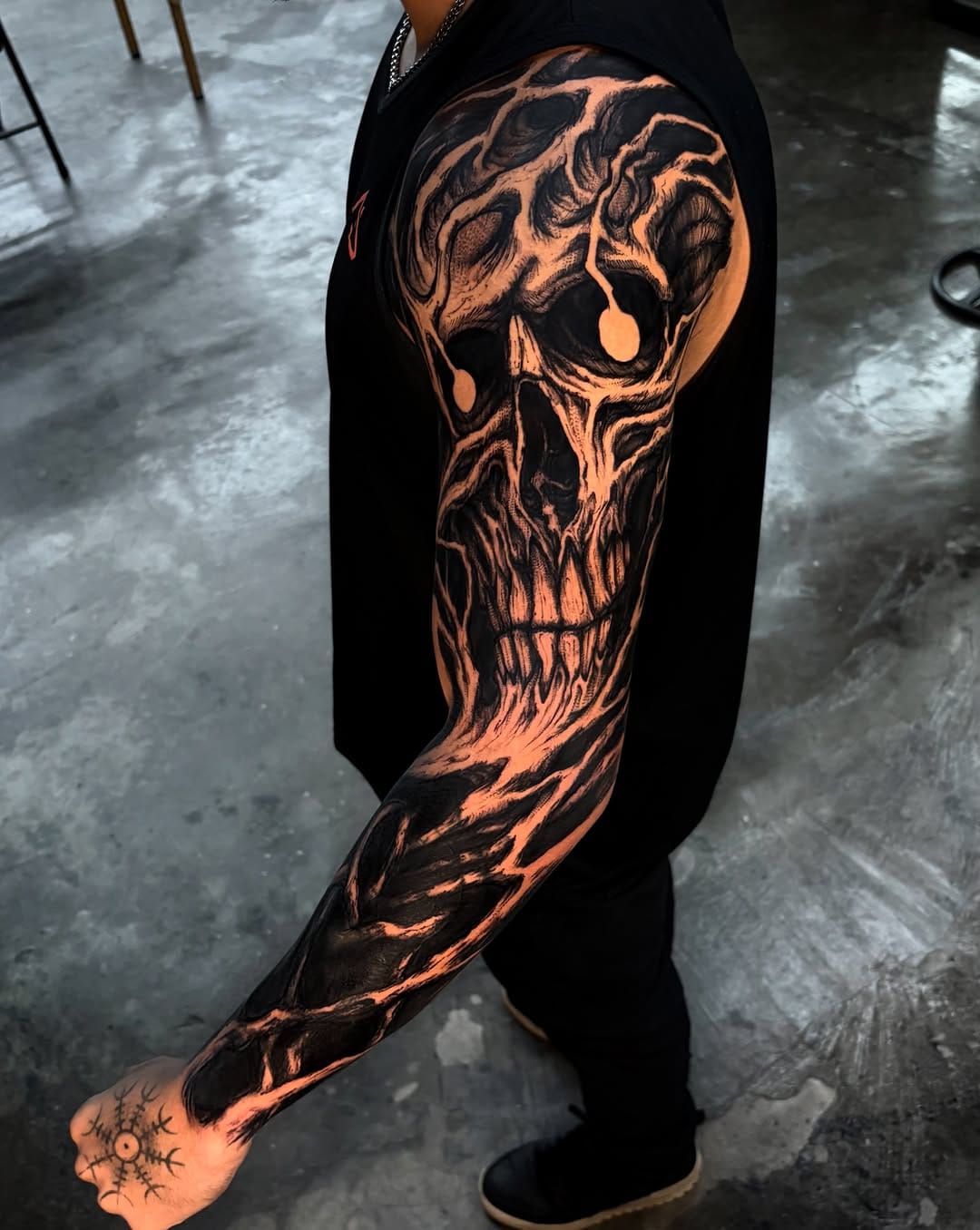 Post 5 by Gabriel Jumpê | Blackwork Tattoos on Instagram (image)