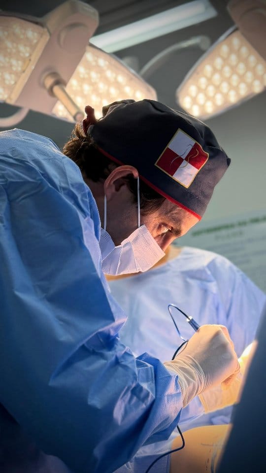 Post 5 by Dr Thiago Belfort - Cirurgião Plástico -Recife/PE on Instagram (video)
