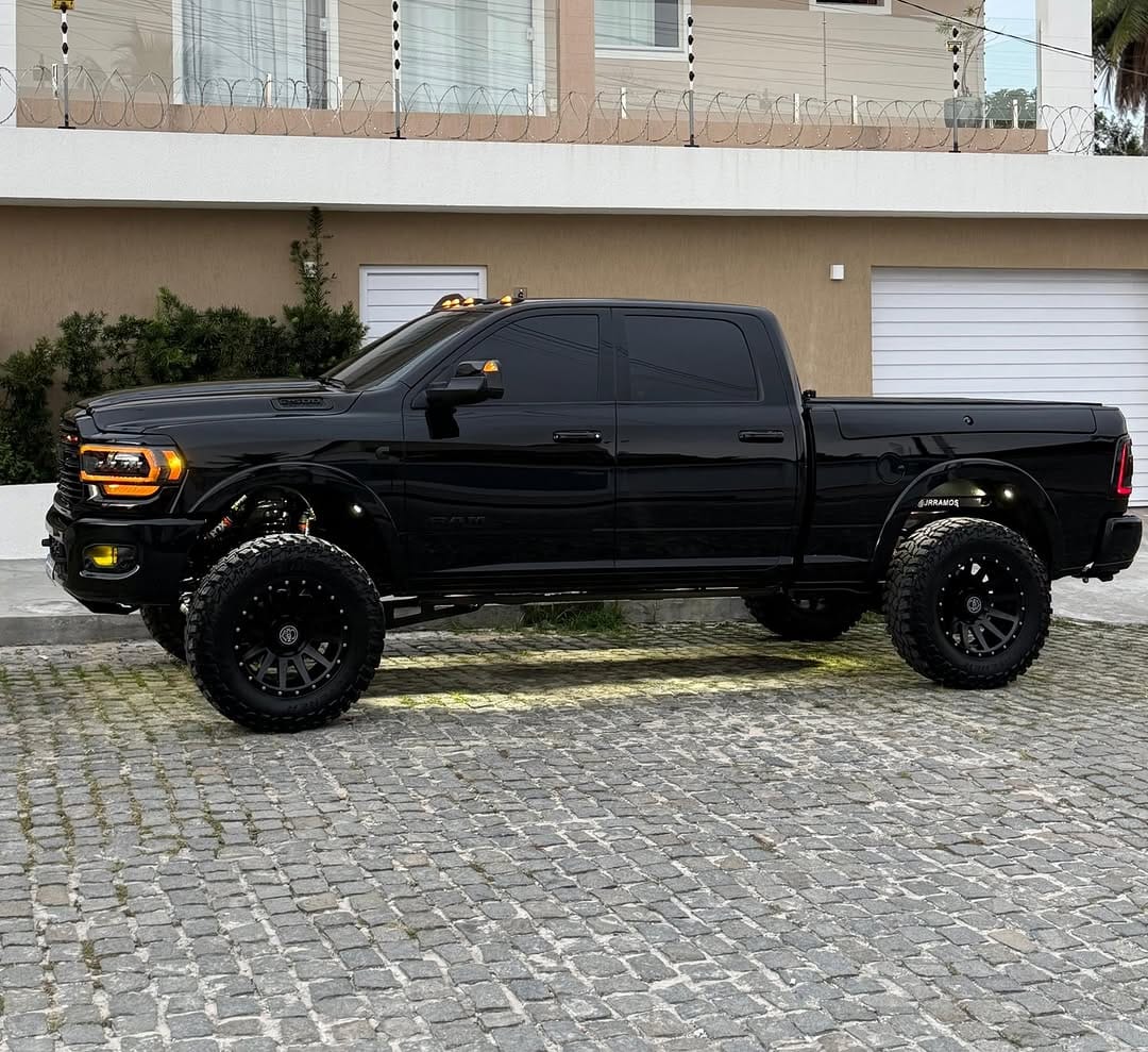 Post 5 by 4x4import Revendedor Fox Shocks on Instagram (carousel)