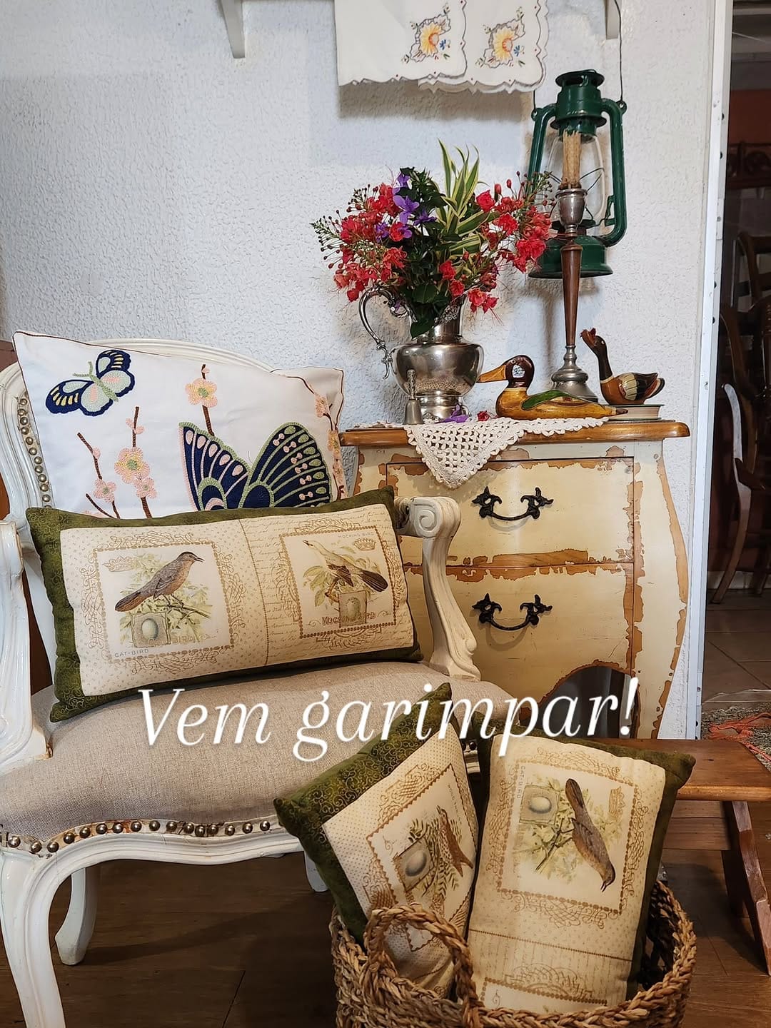 Post 8 by Letícia on Instagram (carousel)