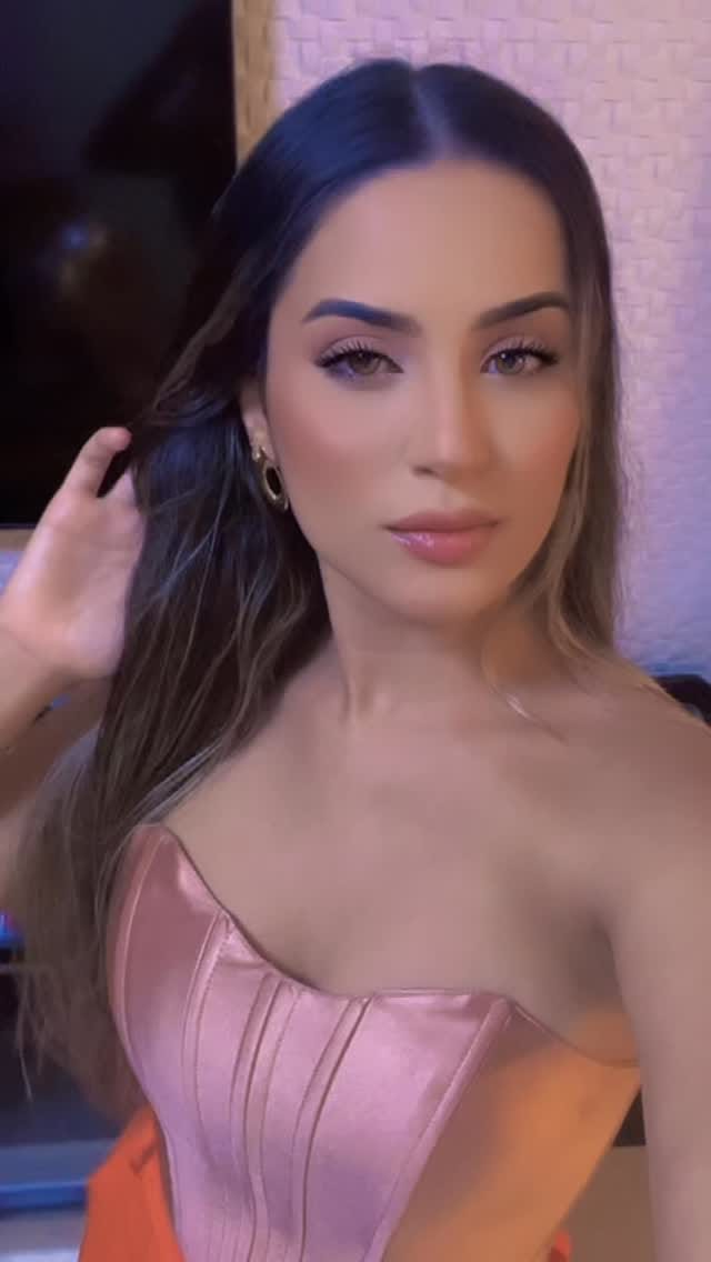 Post 4 by Celly Alves on Instagram (video)