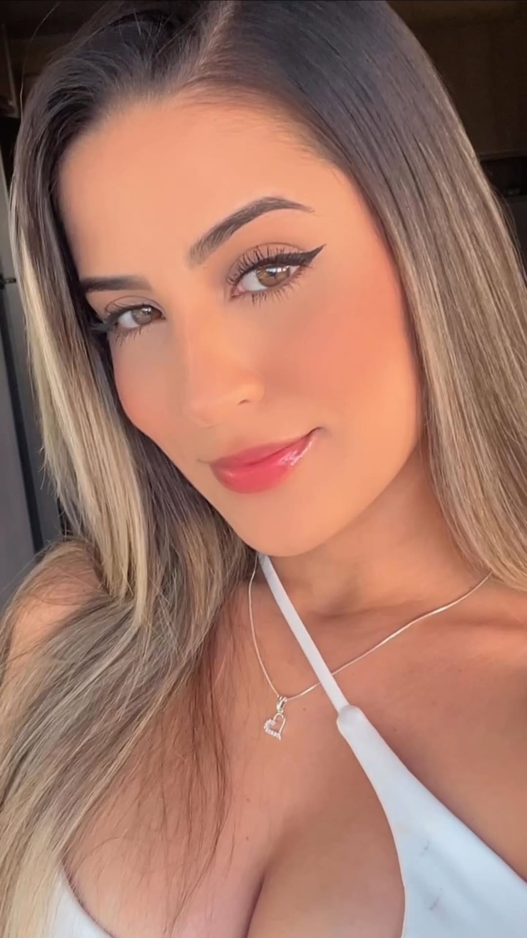 Post 8 by Celly Alves on Instagram (video)