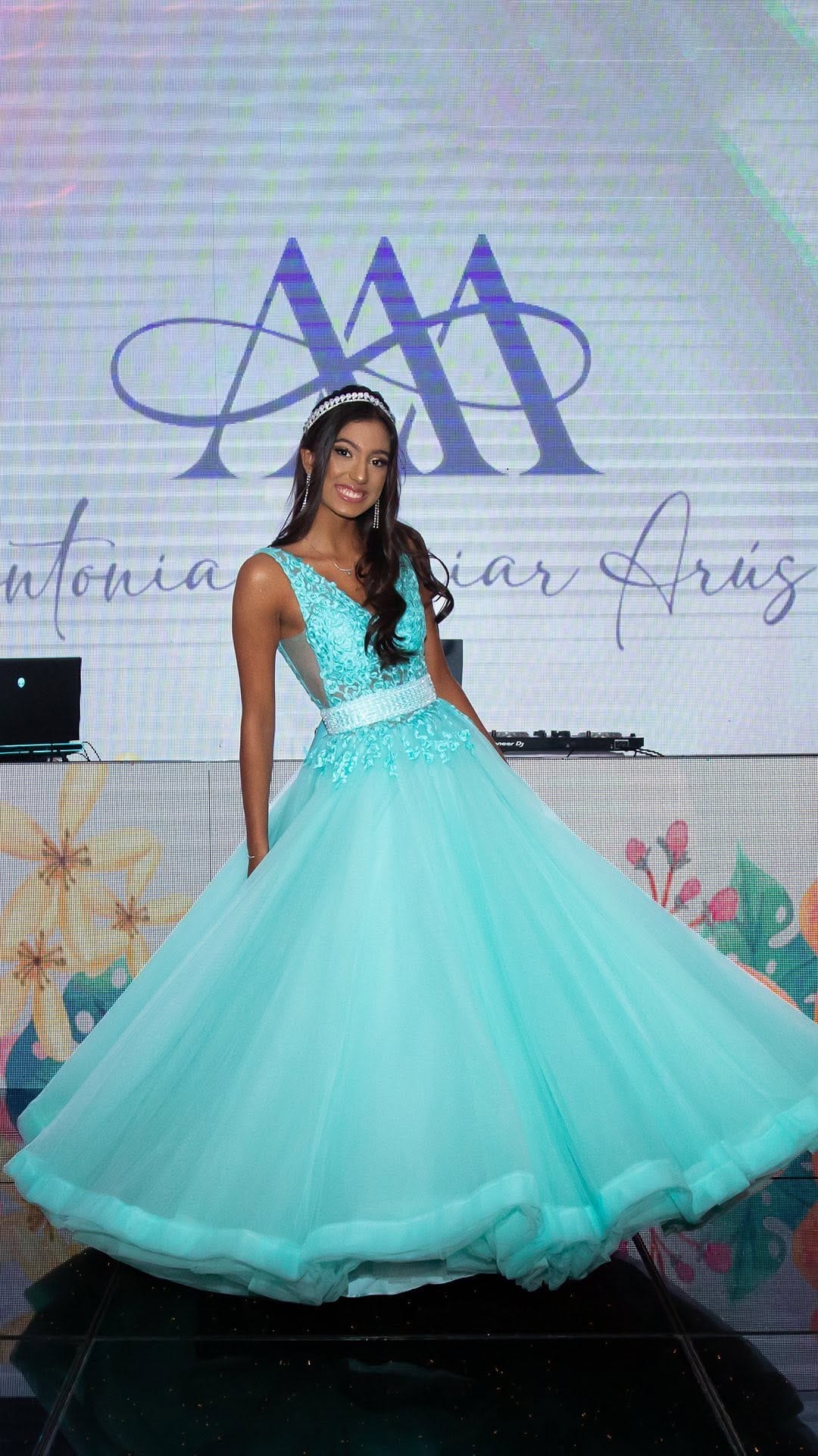 Post 10 by Maison Carlos Gomes Eventos on Instagram (video)
