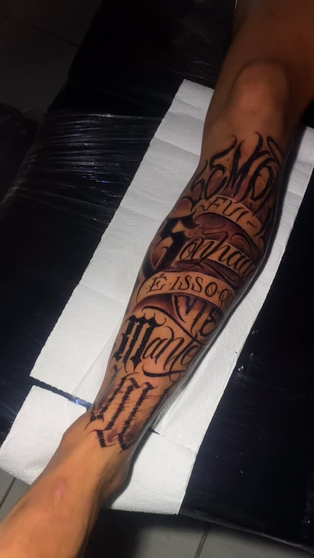 Post 1 by Kennedy | Fronteira Tattoo on Instagram (video)